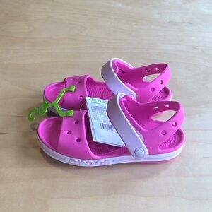 NWT CROCS Classic Bayaband Pink Sandals Comfort Summer Girls Size 1J.